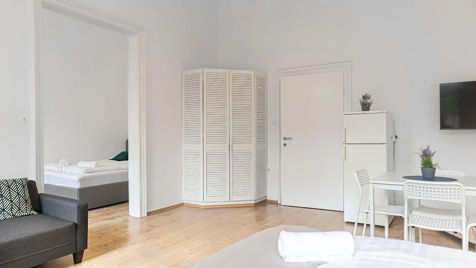 Apartment Attractive 2 Bedroom Apt. Near Vienna Akh Ideal For All